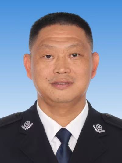 余根钦 副区长（挂职）